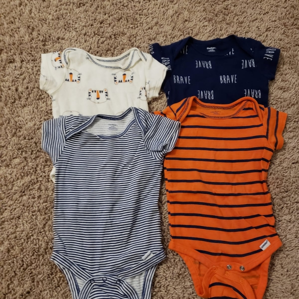 Gerber Onesies 6-9months